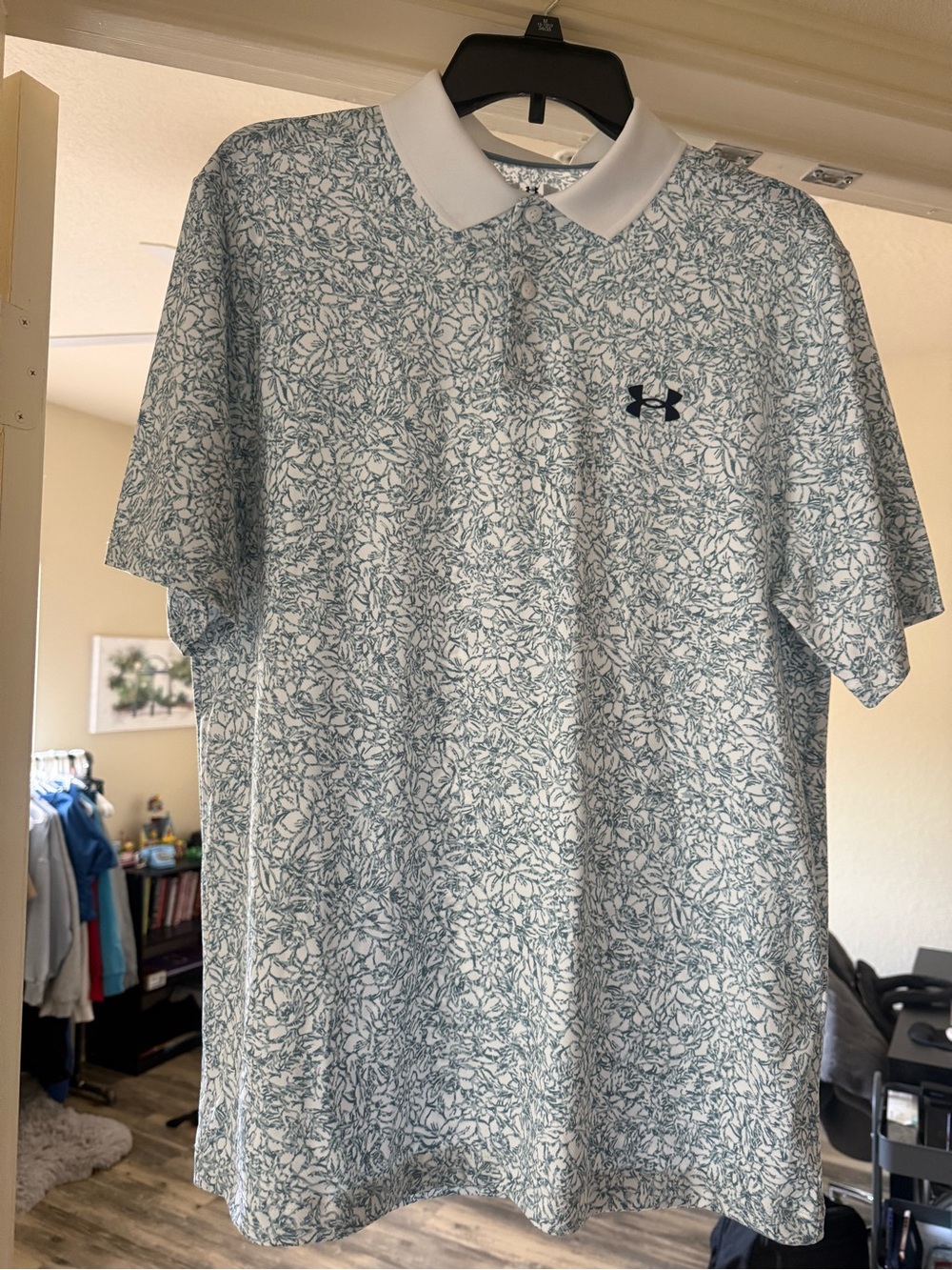 NEW! Men’s Under Armour Golf Polo- Medium